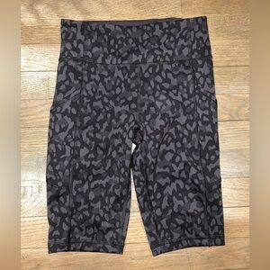 Lululemon Invigorate High-Rise Shorts 10" Black Women's Size 4